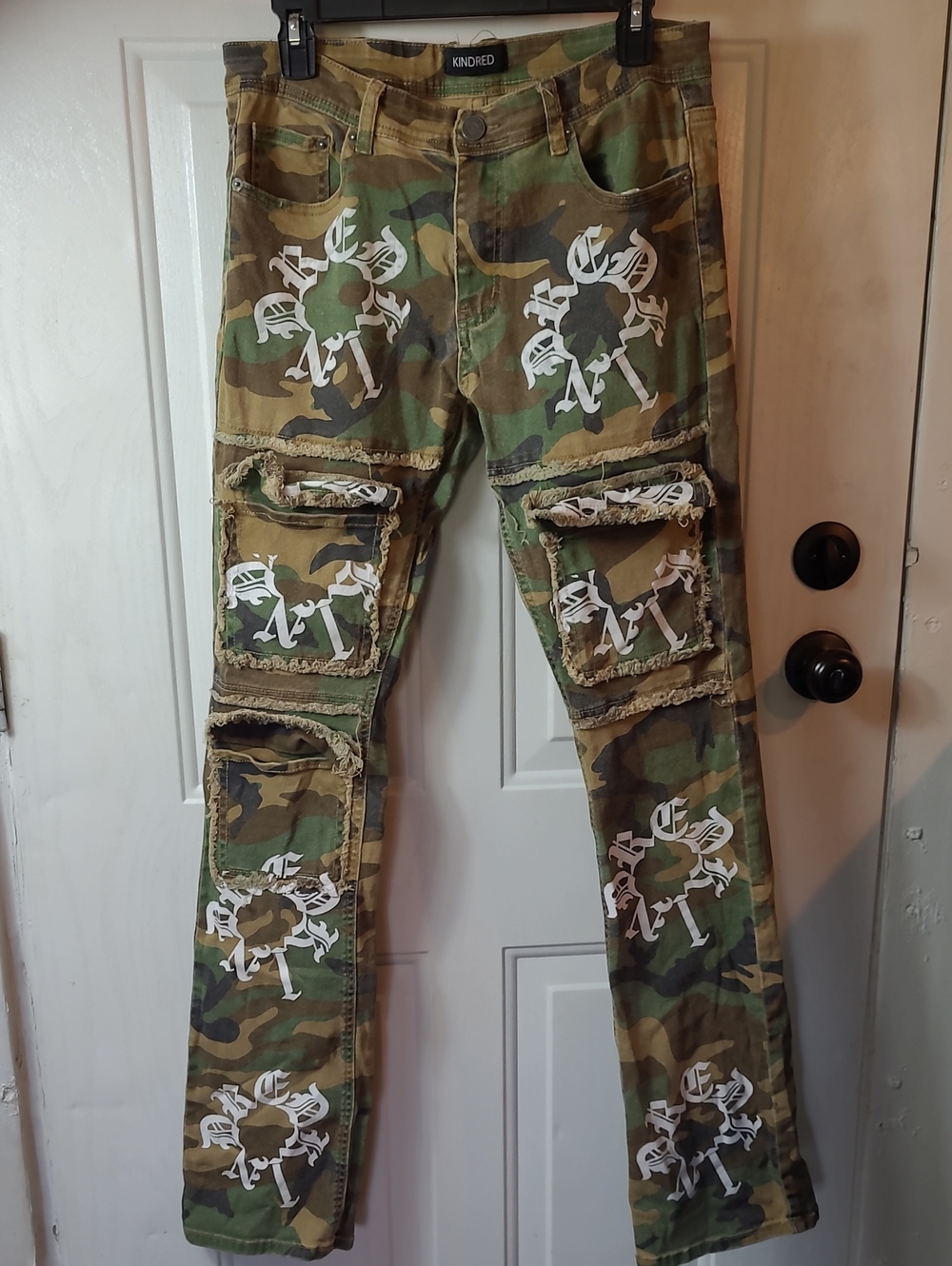 Kindred Men's Camo Skinny Jeans with White Graphic Patches - Green